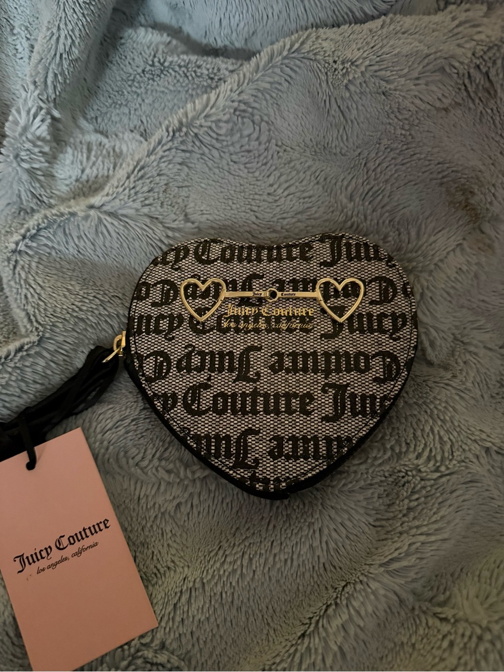 New with tags Juicy Couture heart-shaped wristlet 🖤✨